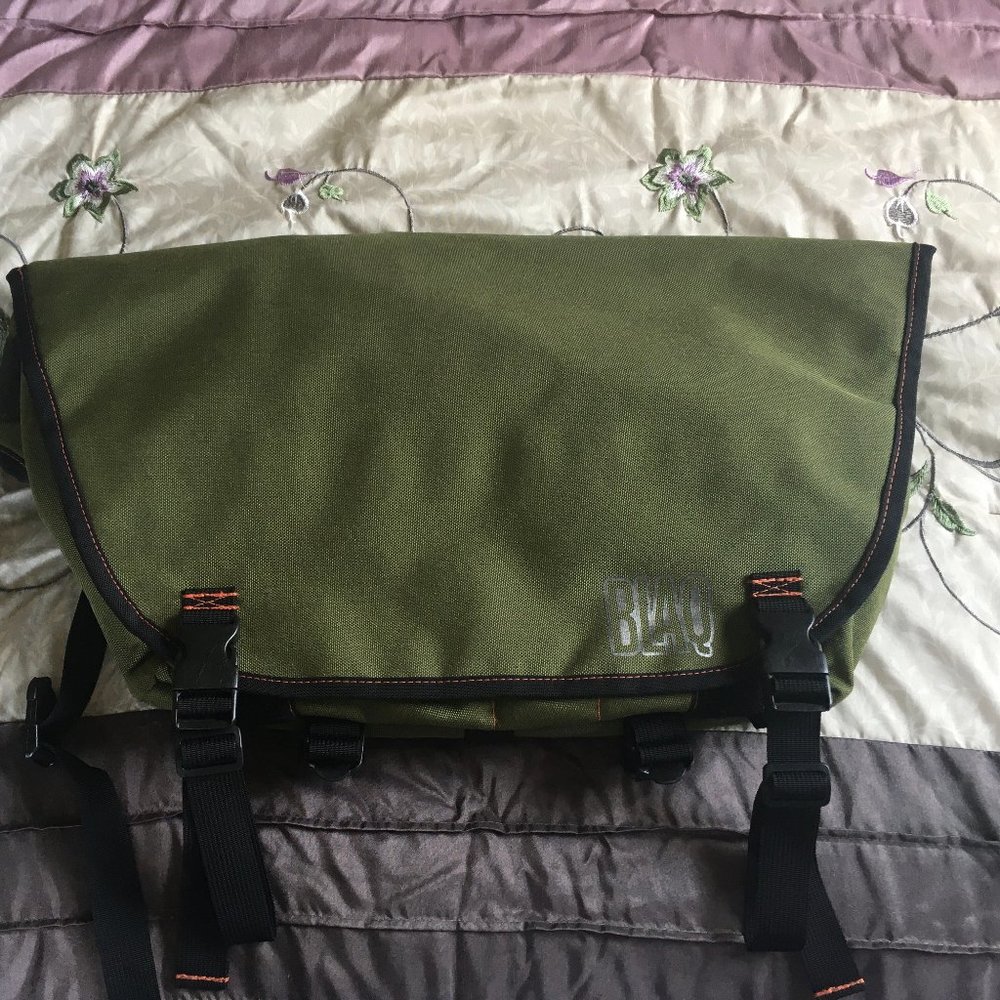 Blaqpaks "Zero" waterproof messenger bike bag